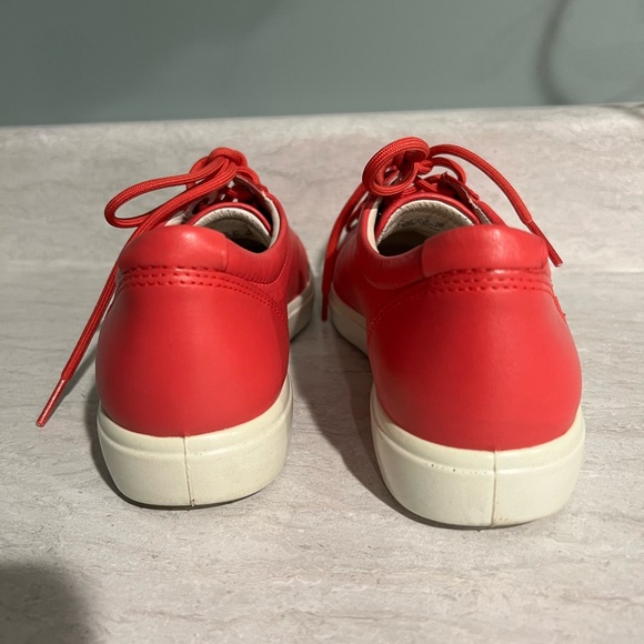 Ecco walking shoes size 6, EUC - Picture 5 of 9